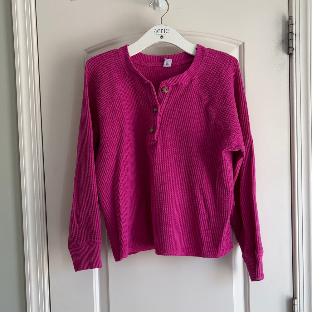 Old Navy Women's Fuchsia Crew Neck Sweater
